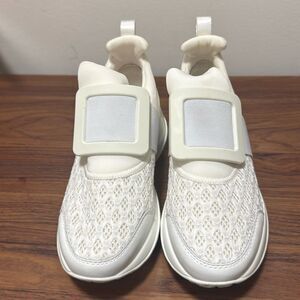 Rhodes Women’s Run Sneaker in White Neoprene & Lace. Size 37. Never Worn.